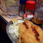 立呑み晩杯屋 - アジフライとコロッケ1ピースずつでアジコロとか。ありがたいんですけどー