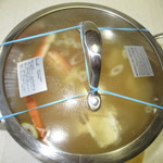 札幌市場めし　まるさん亭 - お鍋持参のテイクアウト蟹汁３人前で１０５０円（税込）【２０１８年１２月】