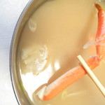 札幌市場めし　まるさん亭 - お鍋持参のテイクアウト蟹汁３人前で１０５０円（税込）のアップ【２０１８年１２月】