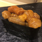 晶 - お好み1貫目は『無添加』のウニです。
      これを食べたら、無添加以外は食べれません！