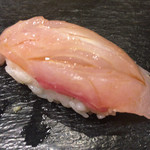 晶 - 2貫目に『サワラ』を頂き
      お好み3貫目は『金目鯛』です！