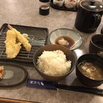 天ぷら倶楽部 - 日替わり定食天ぷら6品のうち 3品きたところ