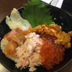 Temmakaisembyuffekaizoku - オーダーメニューの北海丼（シャケ抜き）