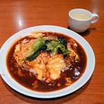 シャポールージュ - デミグラスソースオムライス