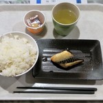 レストラン 父島 - 鯖焼き200円、ご飯200円、納豆100円