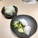 焼鳥 おみ乃 - おろし + 漬物