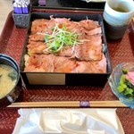 御食事処 水蓮 - ローストビーフ重［国産牛］（1600円）