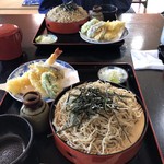 Soba Chiyaya Kaze Nobou - えび天ざる 1080円＋大盛り220円