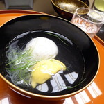 名古屋 浅田 - お椀（ふぐ黄身焼き、ふぐ身皮ふかし、芽ねぎ、針ねぎ、露しょうが）