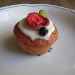 ドルチェフェリーチェ - プチフルーツパウンドケーキ　苺