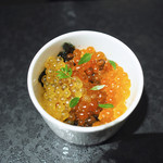 祇園 呂色 - 生姜と鯛の出汁で炊いたご飯、宮崎県の山女魚のいくら載せ