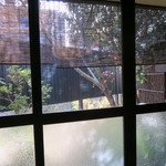 土家 - 30年12月　中庭を望む