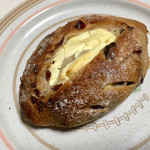 ベーカリー燈 - 天然酵母 クランベリー＆クリームチーズ ¥200