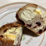 ベーカリー燈 - クリームチーズとクランベリーたっぷり！