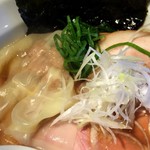 雲吞と白葱と青葱