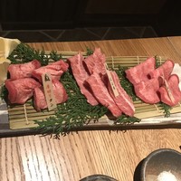 炭火焼肉 牛仁 一番町本店 - 