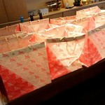 和三條 かた岡 - 予約のおせちが並んでいます！