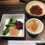 勝烈亭 - 絶品の箸休めとタレ