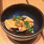 Nihonkai Shouya - お通し 鮭の煮物？ 