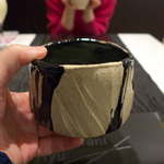 レストランRyu - シェフお手製の抹茶椀。三重県・伊賀の土で造られる、ゴツゴツとした形が手に馴染む