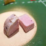 レストランRyu - 春菊の影には、松阪極み豚のジャンボン・ド・パリ。むっちりとした弾力に驚かされた