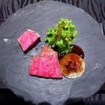 レストランRyu - 松阪牛のグリル・明和町のマイヤーレモン添え（肉1.5倍￥1296増）。仕上げにレモンピールを、皿の上に直接振り掛ける！