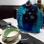 レストランRyu - 象さんの形をした、不思議なティーコージー。しばし眺めて、紅茶の出来上がりを待つ