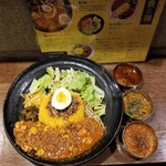 SPICY CURRY 魯珈 - 限定カレー 麻婆豆腐咖喱～kiwami～のろかプレート＋魯珈チキンカレーのぷちカレー＋ラムカレー(ビンダル風)のぷちカレー＋クリーミィ野菜コルマカレーのぷちカレー