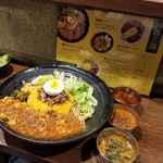 SPICY CURRY 魯珈 - 限定カレー 麻婆豆腐咖喱～kiwami～のろかプレート＋魯珈チキンカレーのぷちカレー＋ラムカレー(ビンダル風)のぷちカレー＋クリーミィ野菜コルマカレーのぷちカレー