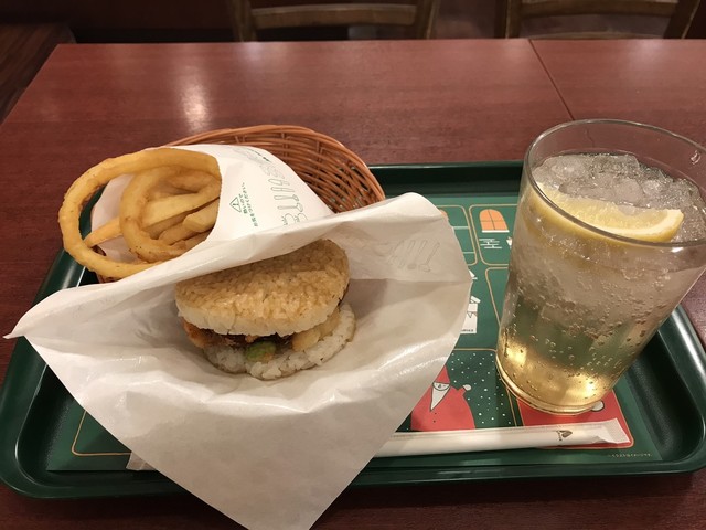 モスバーガー 弘前城東店 - 運動公園前（ハンバーガー）の写真