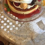 カフェ アクイーユ - 2018年12月　スノーベリーツリーパンケーキ