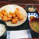 Wafuu Dainingu Kiraku - Ｄランチ カニコロと鳥唐揚げ870円