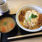 Katsuya - かつ丼（梅）490円+とん汁
