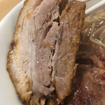 人類みな麺類 - ごつい角煮リフト