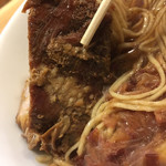 人類みな麺類 - ごつい角煮リフト