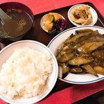烏山飯店 - ひき肉とナス炒定食(950円)