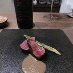 イル・チェントリーノ - 牛のロースと、赤グラス