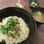 中国湖南料理 李湘潭 湘菜館 - 混ぜ米粉麺(800円)