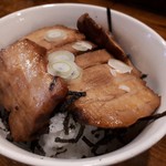 らー麺屋台 骨のzui - 肉のせご飯