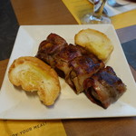 La Piazzenza2 - Brochettes Gaudi(5.25€)：マッシュルームのベーコン巻き