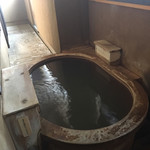 白金温泉郷 森の旅亭 びえい - お部屋の露天風呂♬︎ 
      因みに『離れ』は木(檜？)の長方形の湯船♡