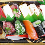 Sushi Maruchuu - 寿司１２貫