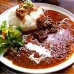 curry diningbar 笑夢 - ビーフカレーの海にキーマ島。