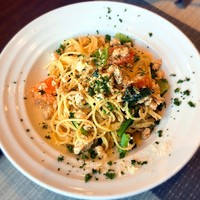 トラットリア イル レガーロ - 鶏ひき肉と青菜のパスタ