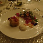 アマンダンライズ - 冷前菜　　オマール海老と寒鰤のクリスマスリーフサラダ