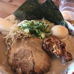 ヌードルショップ いっぽ - 味噌ラーメン全トッピング✨唐揚げいる？？かな