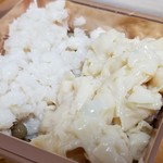 馳走 啐啄一十  - (12)真鯛(愛媛県来島海峡産)の塩山椒煮
      昨年同様に超ウマくて白ご飯が何杯でもいける！
      お節ならではの一品。
      
      (13)湯葉
      超薄味の出汁が効いて美味しい。
      長女がこれはスゴい！と喜んでおりました。