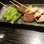 焼鳥 骨付鳥 田中屋 - 獅子唐、椎茸、やげんなんこつ