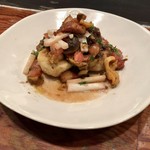 Ata - 里芋のフリット ツブ貝乗せ1