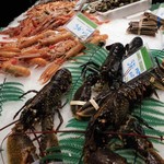 ボケリア市場  - ロブスターとスカンピ